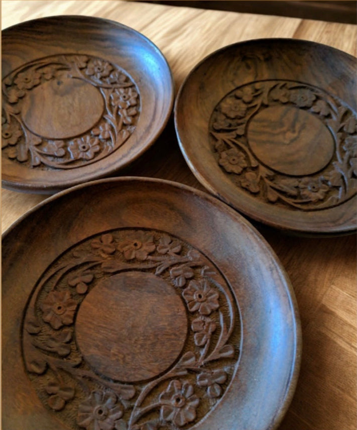 WOODEN- PLATES